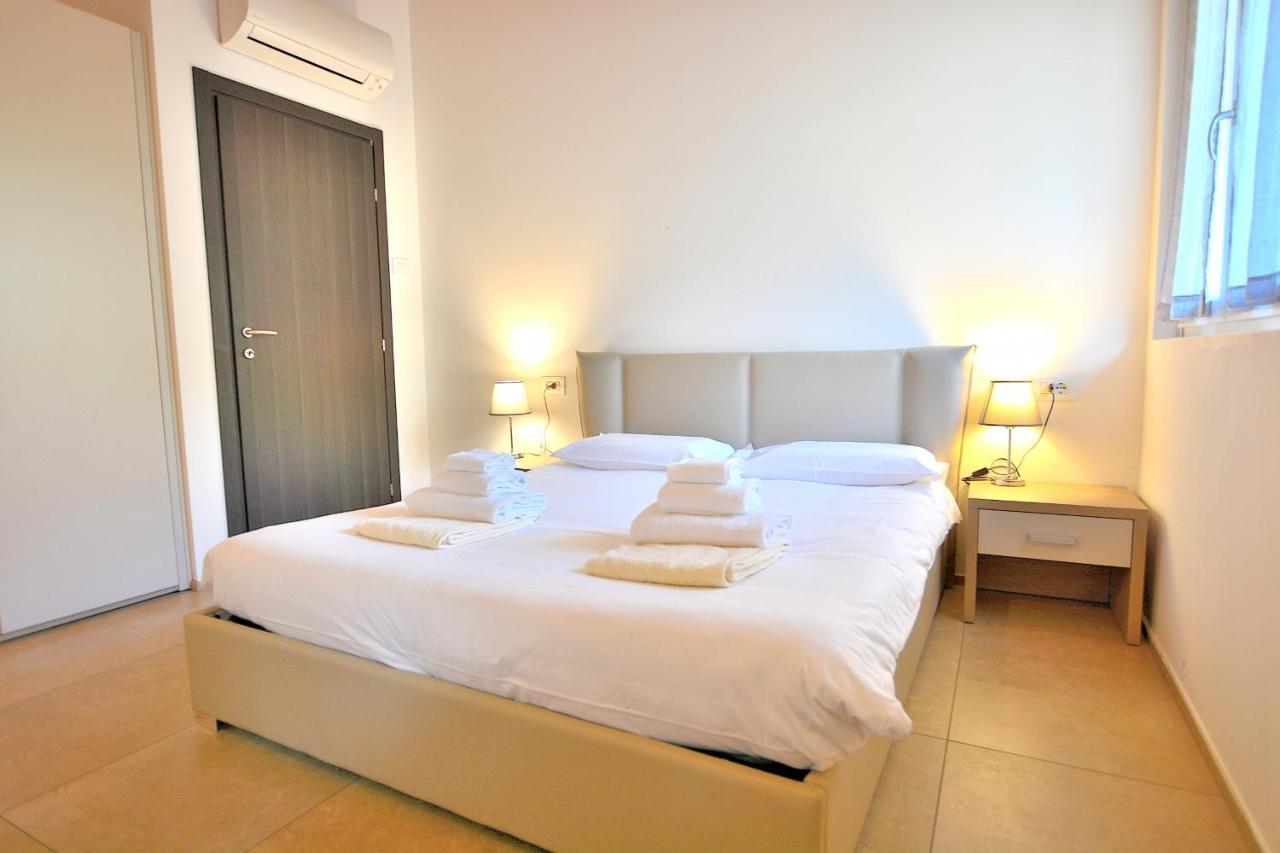 South Apartment With Pool Torri Del Benaco Exterior foto
